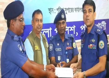 জেলার দক্ষ ওসির পুরস্কার পেলেন শোনিত কুমার গায়েণ