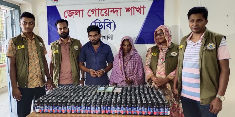 চারশ বোতল ফেনসিডিল ও নগদ টাকাসহ আটক-০২