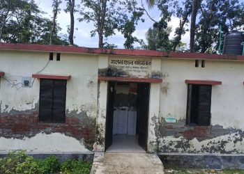 কলাপড়ায় জরাজীর্ণ কমিউনিটি  ক্লিনিক, হতাহতের আশঙ্কা