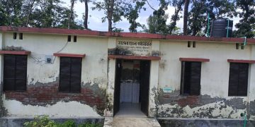 কলাপড়ায় জরাজীর্ণ কমিউনিটি  ক্লিনিক, হতাহতের আশঙ্কা