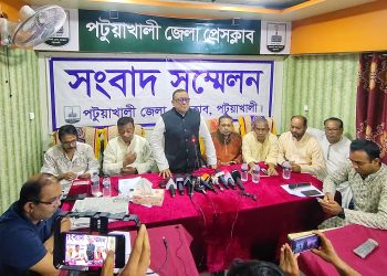 আ’লীগের মনোনয়ন প্রত্যাশী তারিকুজ্জামান মনির সংবাদ সম্মেলন