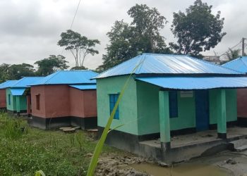 ইউপি সদস্যের বিরুদ্ধে টাকার বিনিময় ঘর প্রদানের অভিযোগ