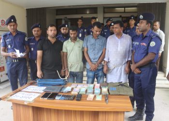 একটির পর আরেকটি ডাকাতিতে যাওয়ার পথে আটক-০৪