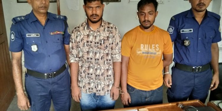 মহিপুরে ১০০ পিচ ইয়াবাসহ আটক-২