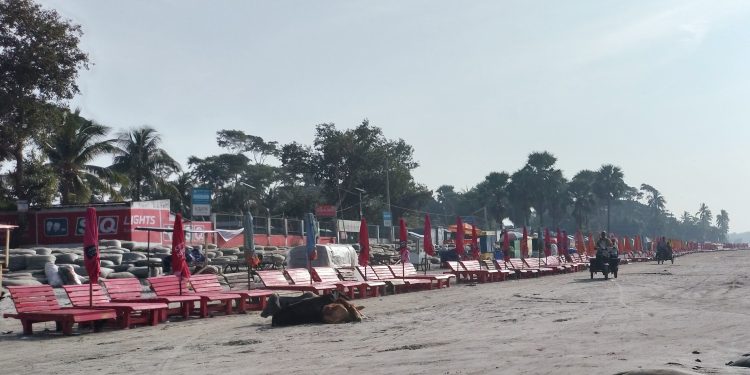 সংকট পিছু ছাড়ছে না পর্যটন নগরী কুয়াকাটার