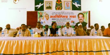 দুমকীতে এ্যাড. গোলাম সরোয়ারের মতবিনিময় সভা