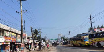 অবরোধ;যাত্রী সংকটে পটুয়াখালী থেকে দূরপাল্লার গণপরিবহণ