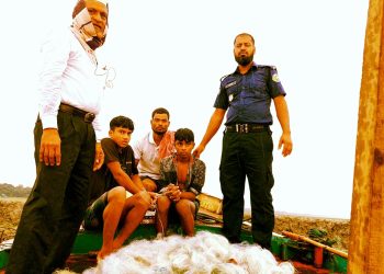 দুমকীতে অভিযানে দুই কিশোর আটক