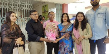 জেলা পরিষদের চেয়ারম্যানের প্রতীকী দায়িত্বে কিশোরী অনি