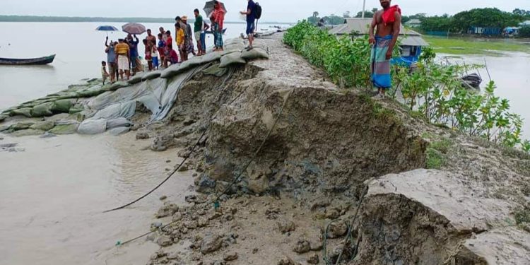 ত্রাণ নয়, টেকসই বাঁধ ও আশ্রয় কেন্দ্র চাই