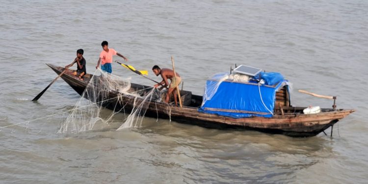 বৃহস্পতিবার শেষ হচ্ছে সাগরে মাছ শিকারে নিষেধাজ্ঞা