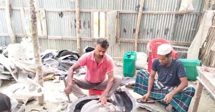 গ্রামেই তৈরি হচ্ছে মটরসাইকেলের ফাইবার পার্টস