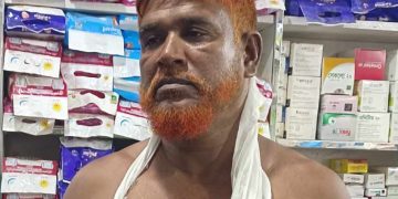 কুয়াকাটা পৌর মেয়রকে মারধর; আহত ১০