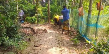 দুমকিতে সড়কের কাজ বন্ধের নির্দেশ