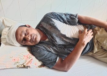 মহিপুরে ব্যবসায়ীর উপর হামলা