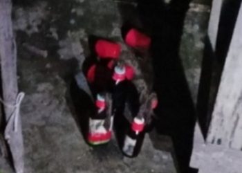 গলাচিপায় পেট্রোল বোমাসহ ককটেল উদ্ধার