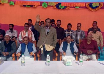 মহাজোট প্রার্থী রুহুল আমিনের উঠান বৈঠকে গণজোয়ার