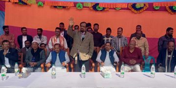 মহাজোট প্রার্থী রুহুল আমিনের উঠান বৈঠকে গণজোয়ার