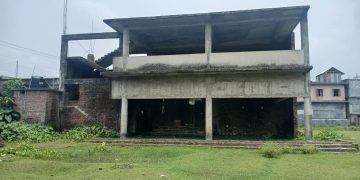 ২১ বছরেও শেষ হয়নি মির্জাগঞ্জ অডিটোরিয়ামের নির্মাণ কাজ