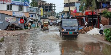 মির্জাগঞ্জে বৃষ্টি থামলেও মহাসড়কে জলাবদ্ধতা, ভোগান্তি চরমে