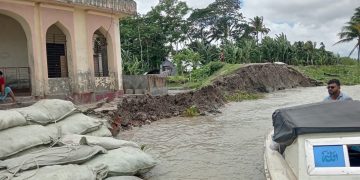 বিলীন হওয়ার উপক্রম মির্জাগঞ্জের ঐতিহ্যবাহী ‘কুয়েতি মসজিদ’