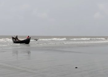 লঘুচাপের প্রভাবে উত্তাল বঙ্গোপসাগর, উপকূলে থেমে থেমে বৃষ্টিপাত
