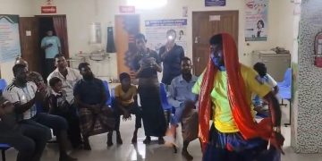 কলাপাড়ায় আর্জেন্টিনার খেলায় ব্রাজিল ভক্তের থ্রিপিস পরে নৃত্য