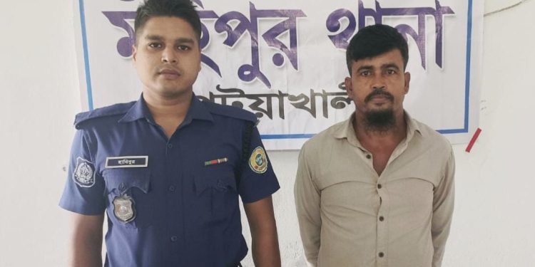মহিপুরে বৃদ্ধ নিহতের ঘটনায় এজাহারনামীয় আসামি গ্রেফতার