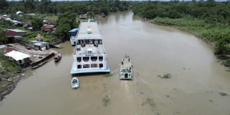 তেতুলিয়ার নাব্যতা সংকটের কারণে স্থবির হয়ে পড়েছে দক্ষিণাঞ্চলের নৌপথ