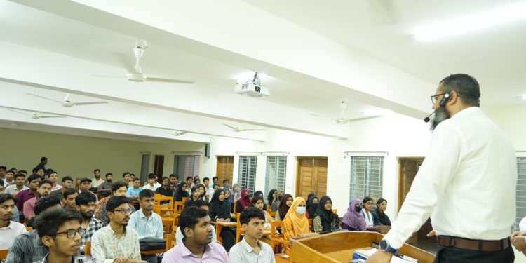 পবিপ্রবিতে নবীন শিক্ষার্থীদের দুই দিনব্যাপী সেমিনার অনুষ্ঠিত
