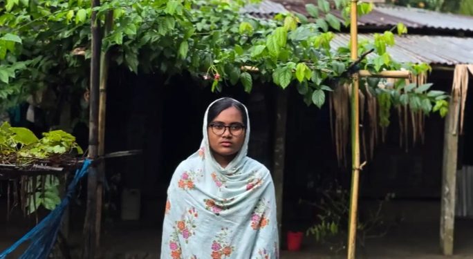 এসএসসিতে জিপিএ-৫ পেয়েও অর্থাভাবে অনিশ্চিত ফারজানার পড়াশোনা