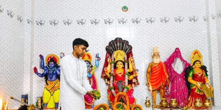 গলাচিপায় ধর্মীয় ভাবগাম্ভীর্যে মা-মনসা পূজা অনুষ্ঠিত