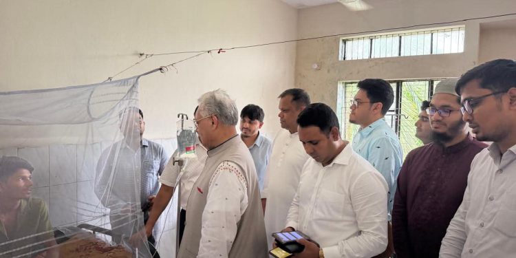 মির্জাগঞ্জ উপজেলা স্বাস্থ্য কমপ্লেক্স পরিদর্শন করলেন এমপি আলতাফ হোসেন চৌধুরী