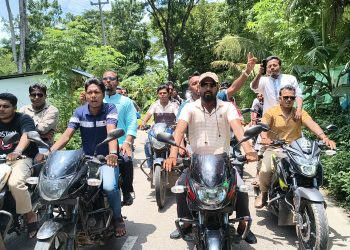আ.লীগ-ছাত্রলীগের নৈরাজ্যের প্রতিবাদে দুমকিতে ছাত্রদলের মোটরসাইকেল শোভাযাত্রা