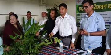 মহিপুরে সুবিধাবঞ্চিত নারী ও কৃষকদের মাঝে ৩ হাজার গাছের চারা বিতরণ