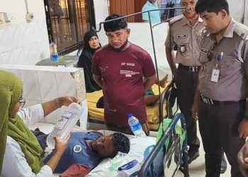 বঙ্গোপসাগরে জলদস্যুর হানা: মাঝি ও ১২ জেলে আহত, লক্ষাধিক টাকার মালামাল লুট