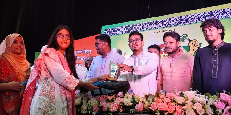 পটুয়াখালীতে কৃতী শিক্ষার্থীদের সংবর্ধনা দিল ‘ওয়েলফেয়ার ফাউন্ডেশন’