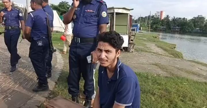 পটুয়াখালীতে নিষিদ্ধ ছাত্রলীগের কর্মী আটক, পুলিশে সোপর্দ