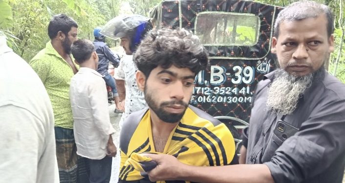 দুমকিতে দ্বিতীয় শ্রেণির ছাত্রীকে ধর্ষণের চেষ্টার অভিযোগে যুবক আটক