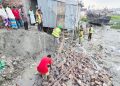 কলাপাড়ার খাপড়াভাঙ্গা নদী দখল করে অবৈধ স্থাপনা, উচ্ছেদ করল প্রশাসন