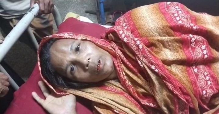 জমি সংক্রান্ত বিরোধের জেরে গলাচিপায় গৃহবধূকে পিটিয়ে জখম