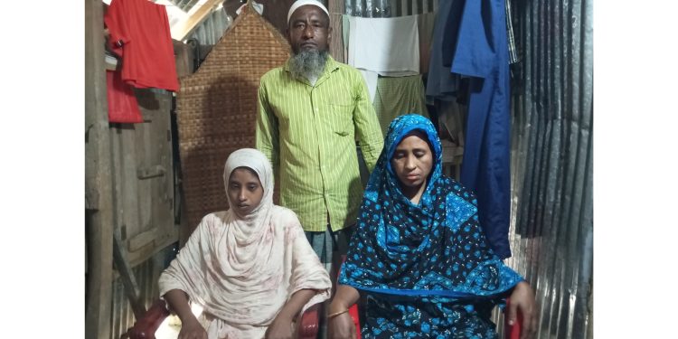 অর্থের অভাবে বন্ধের পথে বুদ্ধিপ্রতিবন্ধী লামিয়ার চিকিৎসা