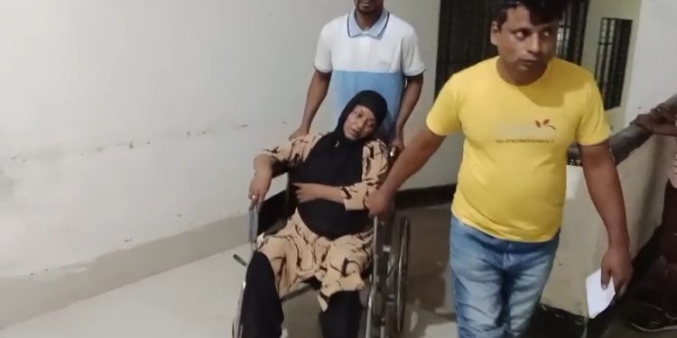 কলাপাড়ায় পৈত্রিক সম্পত্তির ভাগ চাওয়াকে কেন্দ্র করে নারীকে পিটিয়ে জখমের অভিযোগ