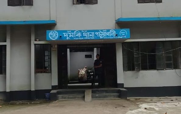 দুমকিতে শিশুকে ধর্ষণচেষ্টার অভিযোগে যুবক আটক