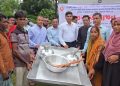 কলাপাড়ায় গোলপাতার গুড় তৈরীর উপকরণ পেল ২৪০ চাষী