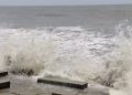 গভীর নিম্নচাপের প্রভাবে উপকূলে বৃষ্টিপাত, পায়রা সমুদ্র বন্দরে ৩ নম্বর সতর্ক সংকেত