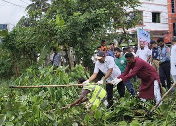 পটুয়াখালীতে ডেঙ্গু প্রতিরোধ ও তিন মাসব্যাপী পরিচ্ছন্নতা অভিযানের উদ্বোধন