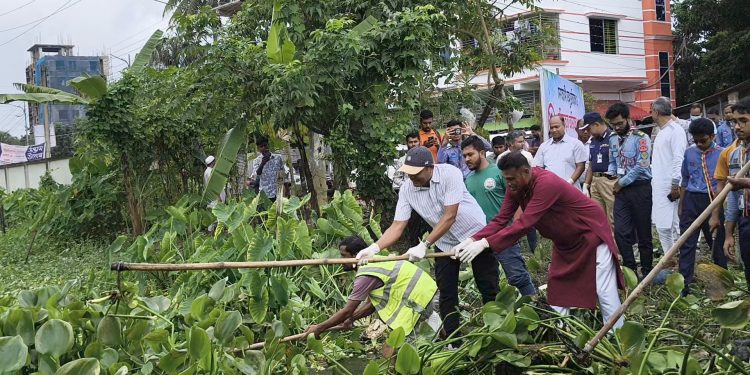 পটুয়াখালীতে ডেঙ্গু প্রতিরোধ ও তিন মাসব্যাপী পরিচ্ছন্নতা অভিযানের উদ্বোধন