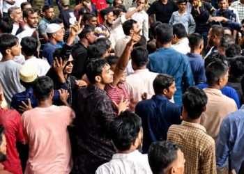 গলাচিপায় বিএনপির প্রতিষ্ঠাবার্ষিকীতে দুই গ্রুপের হাতাহাতি ও ধাওয়া-পাল্টা ধাওয়া