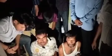 দশমিনায় গোয়ালঘর থেকে গরু চুরি, মিশুকে তোলার সময় ২ যুবক আটক